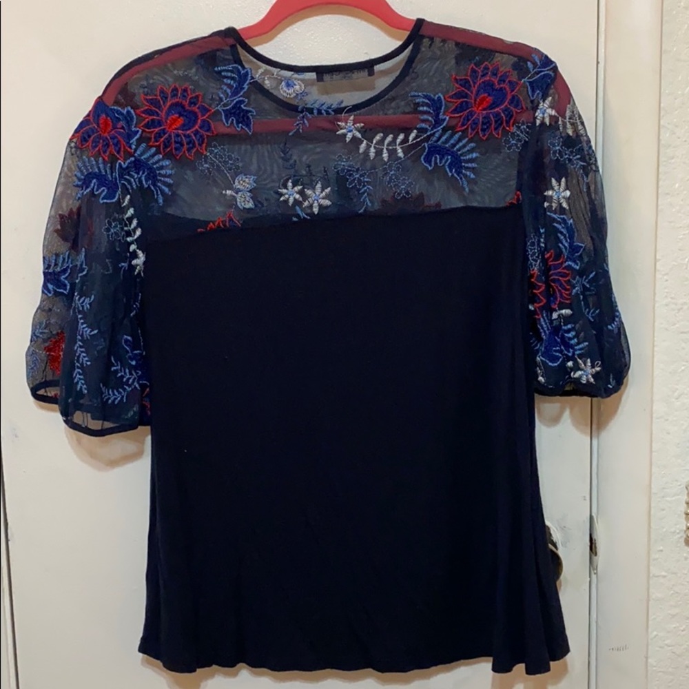 Embroidered blouse - Picture 3 of 4